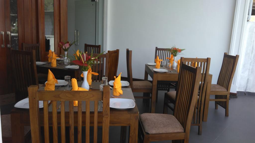 Vin Roma Inn Канди Экстерьер фото