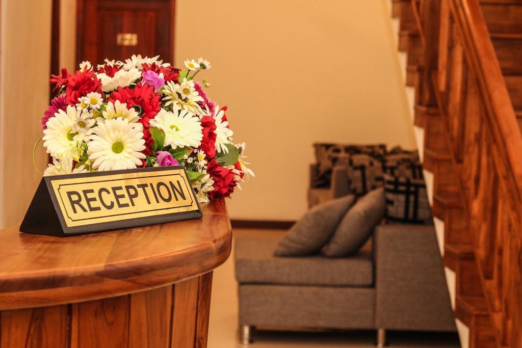 Vin Roma Inn Канди Экстерьер фото